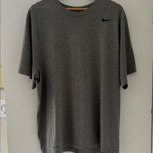 Nike Men’s Dark Gray Short Sleeve Athletic Tee
